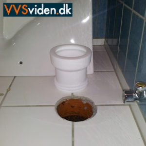 Montering af toilet klosettilslutning lige